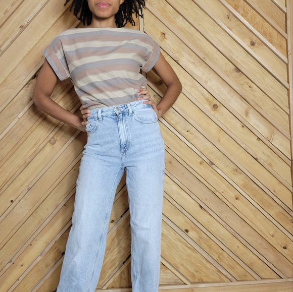 Vintage Boxy Cut Vertical Stripe Top with Cuff Sleeves - Picture 13 of 15